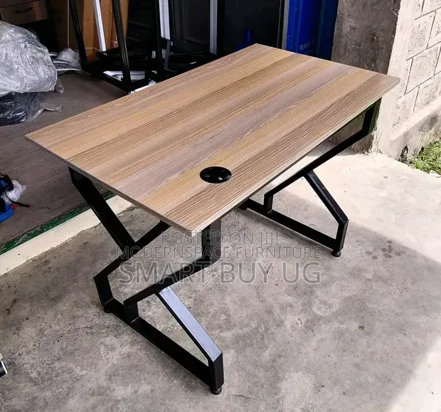 Office Desk/Office Workstation/Writing Table/Computer Station