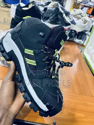 Caterpillar Hiking Safety Boot