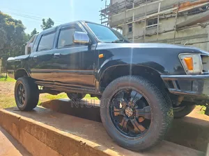Toyota Hilux 1997 Black