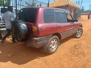Toyota RAV4 1999 Red