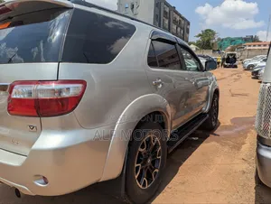 Toyota Fortuner 2012 Silver