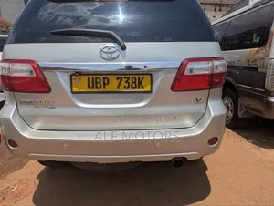 Toyota Fortuner 2012 Silver