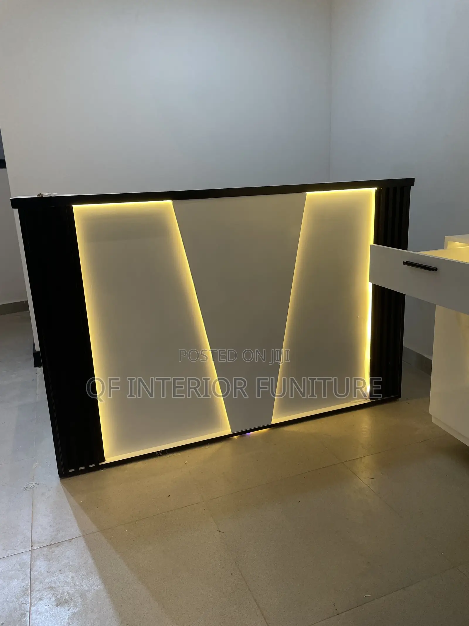Modern Shop Shelvey and Display