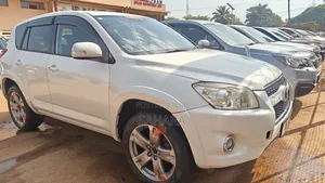 Toyota RAV4 2011 White