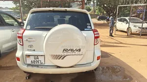 Toyota RAV4 2011 White