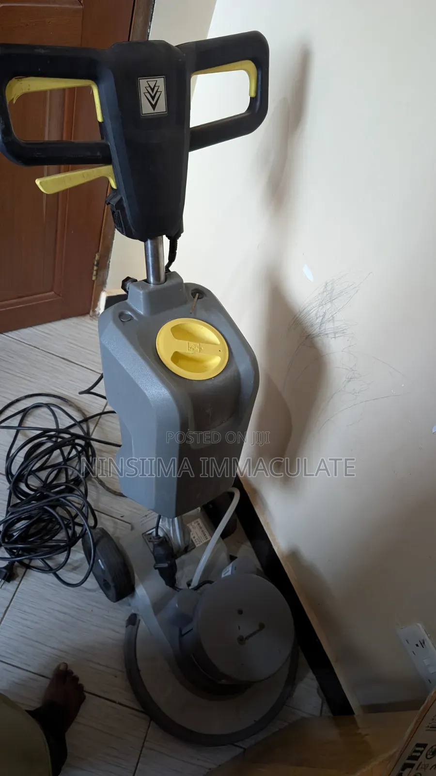 Karcher Floor Scrubber