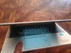 Laptop HP EliteBook 830 G8 16GB Intel Core i5 SSHD+SSD 500GB