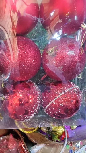 Classic Christmas Balls - 6 Pieces