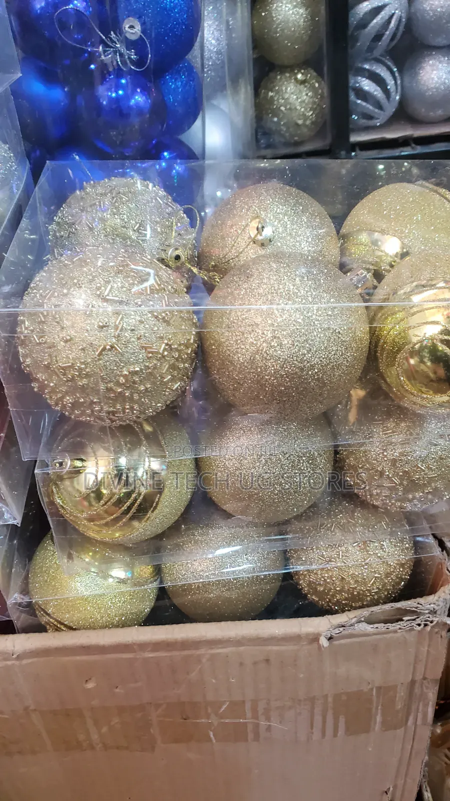 Classic Christmas Balls - 6 Pieces