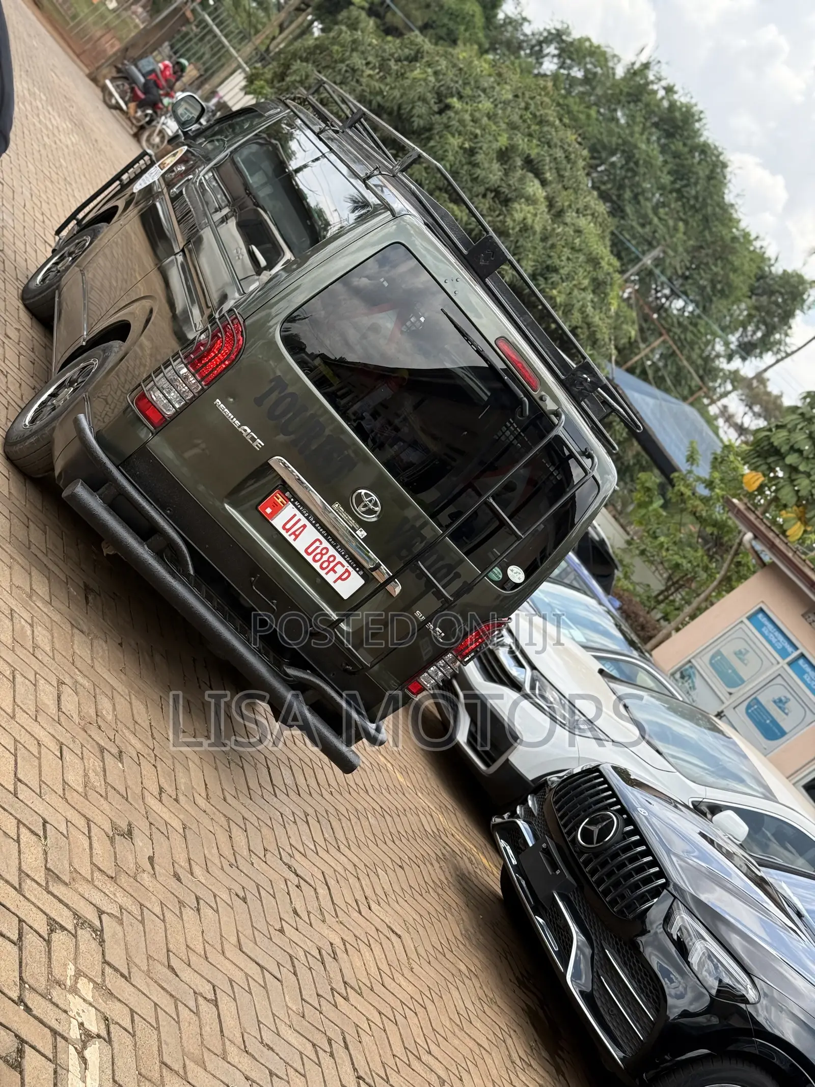 Toyota HiAce 2014 Green