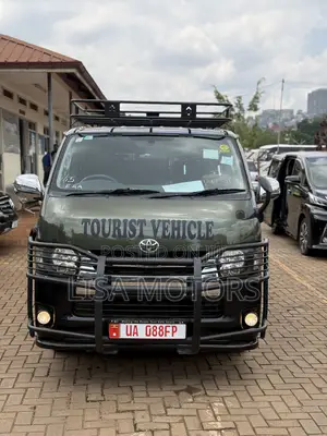 Toyota HiAce 2014 Green