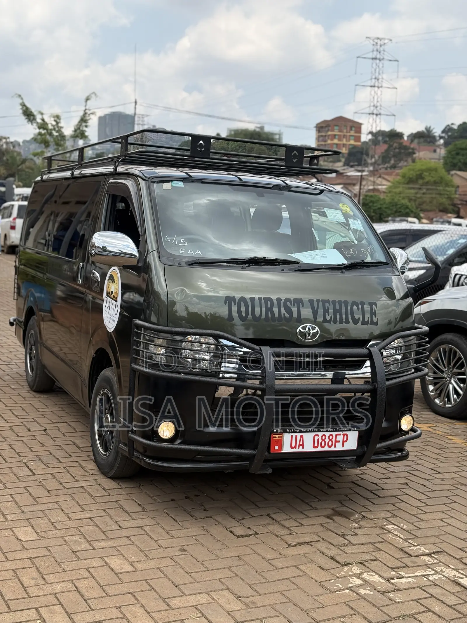 Toyota HiAce 2014 Green