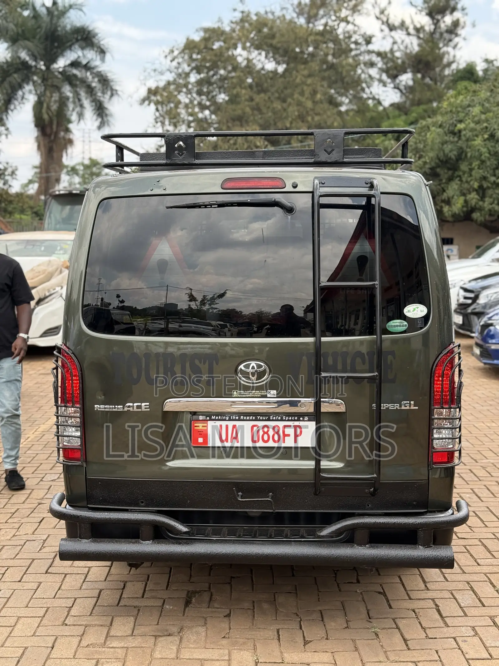 Toyota HiAce 2014 Green