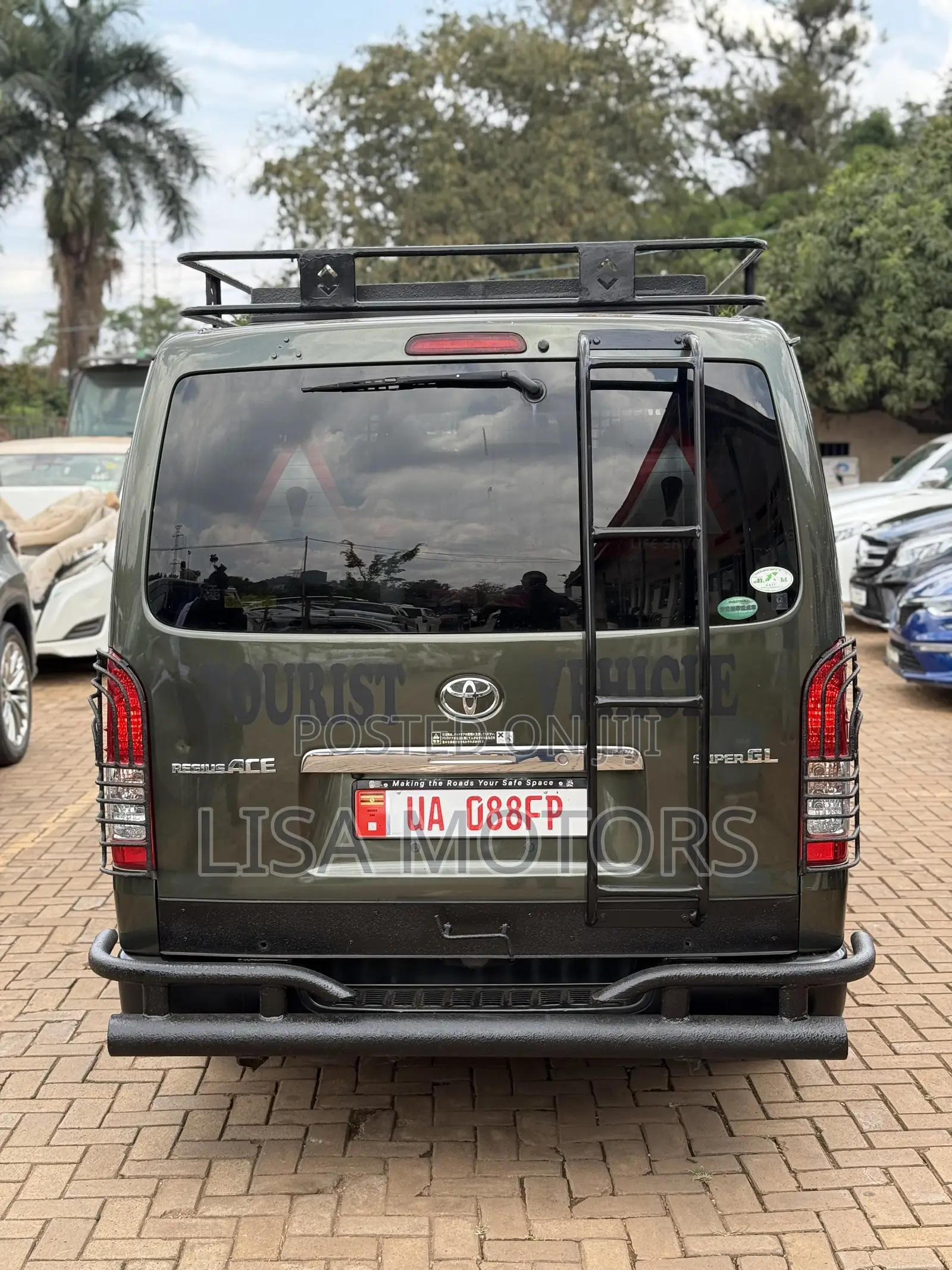 Toyota HiAce 2014 Green