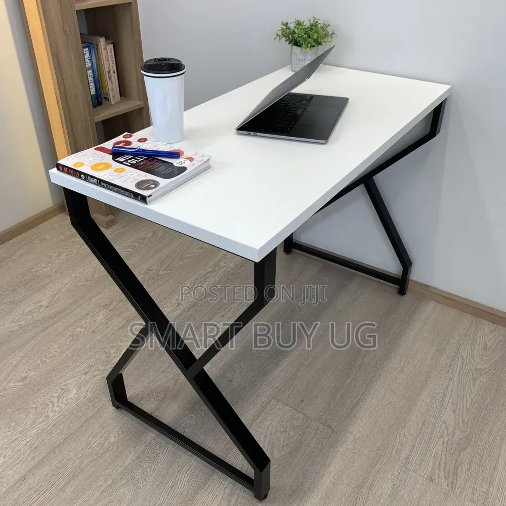 Office Desk/Modern Writing Table
