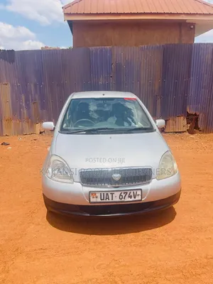 Toyota Vitz 2003 Silver
