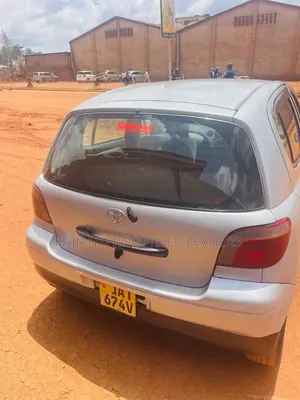 Toyota Vitz 2003 Silver