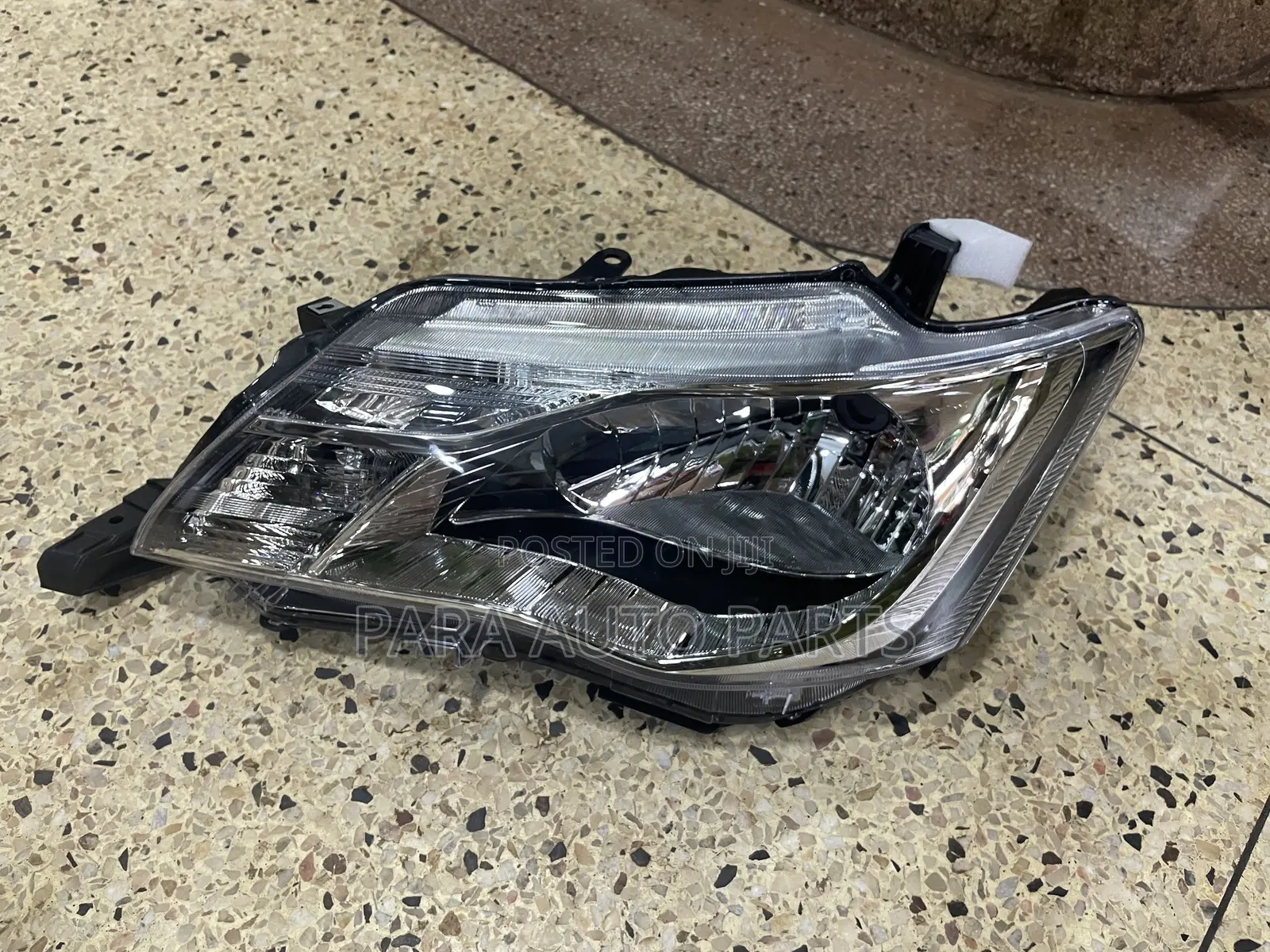 Corolla Fielder/Axio (2012-2015) Headlight