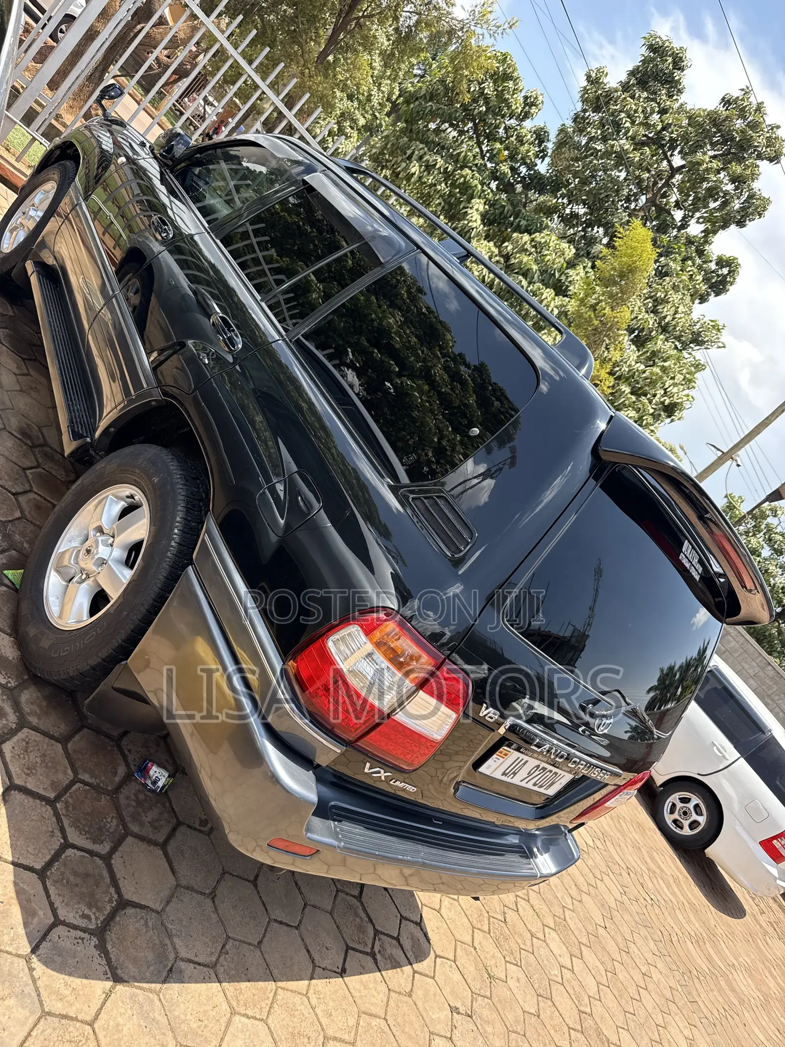 Toyota Land Cruiser Cygnus 4.7 2007 Black