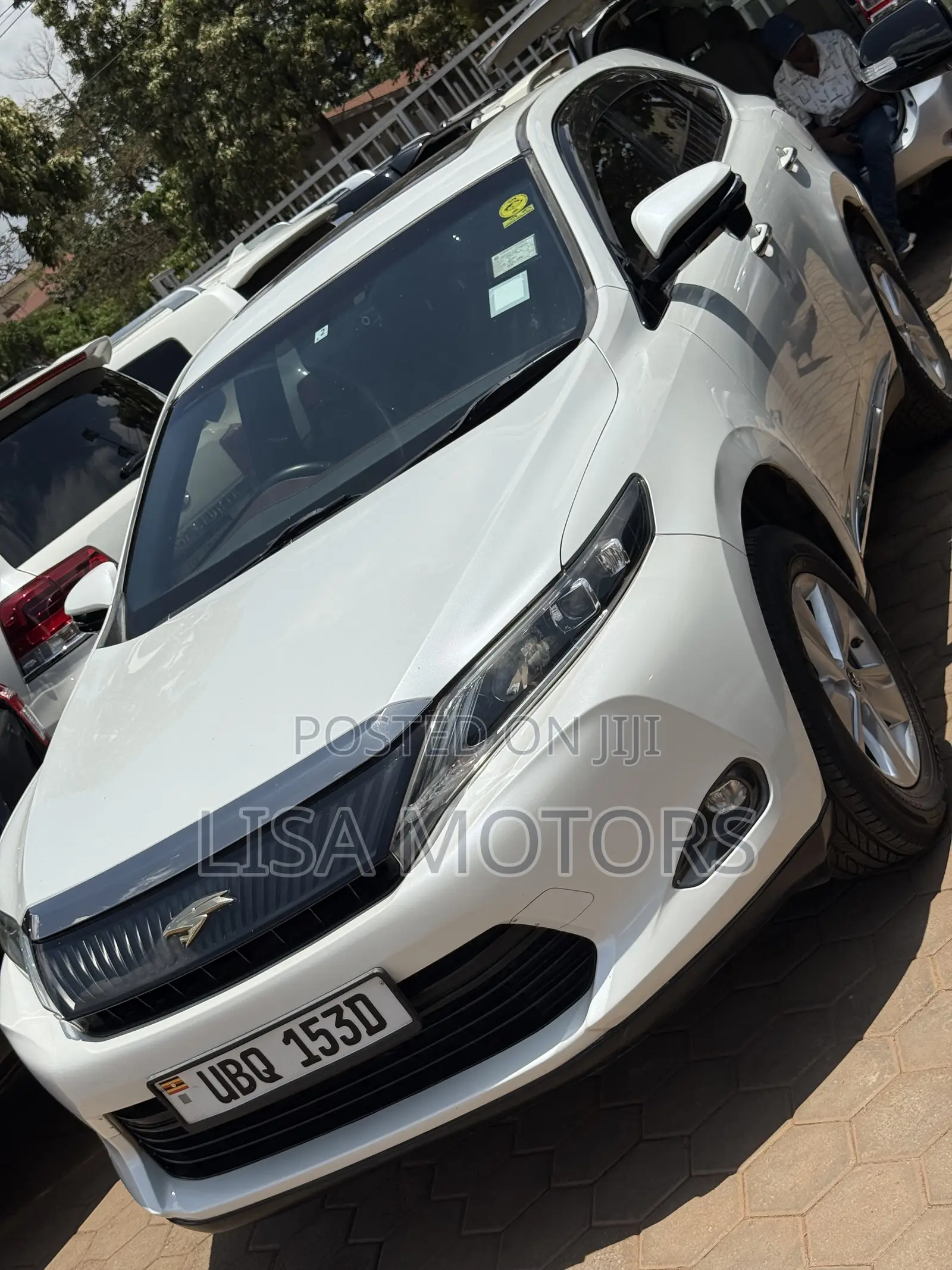 Toyota Harrier 2.0 2016 White