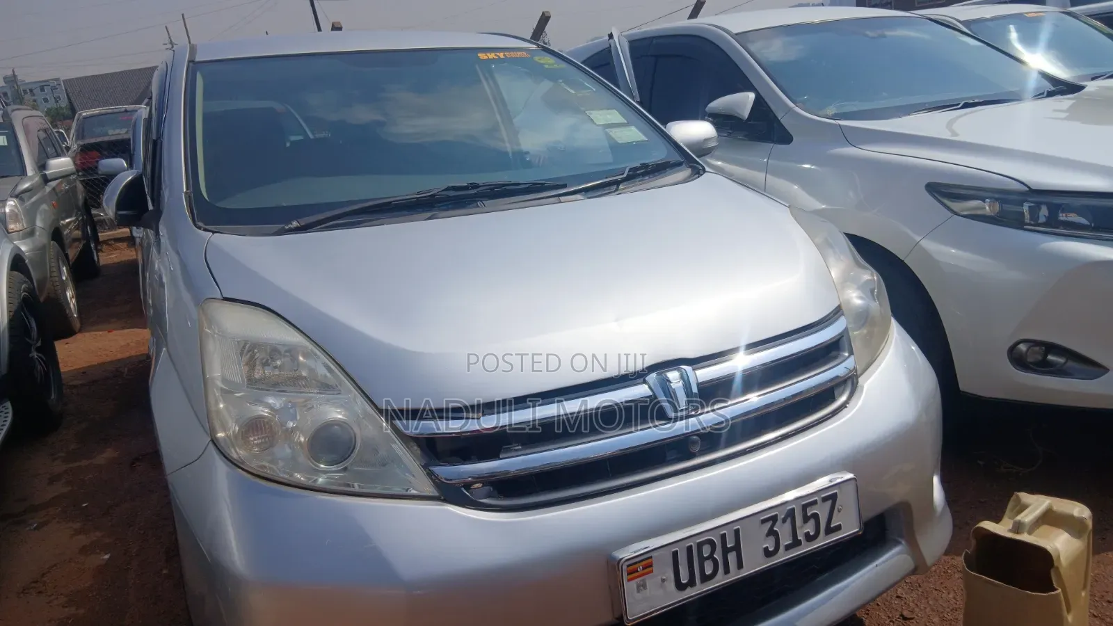 Toyota ISIS 2008 Silver