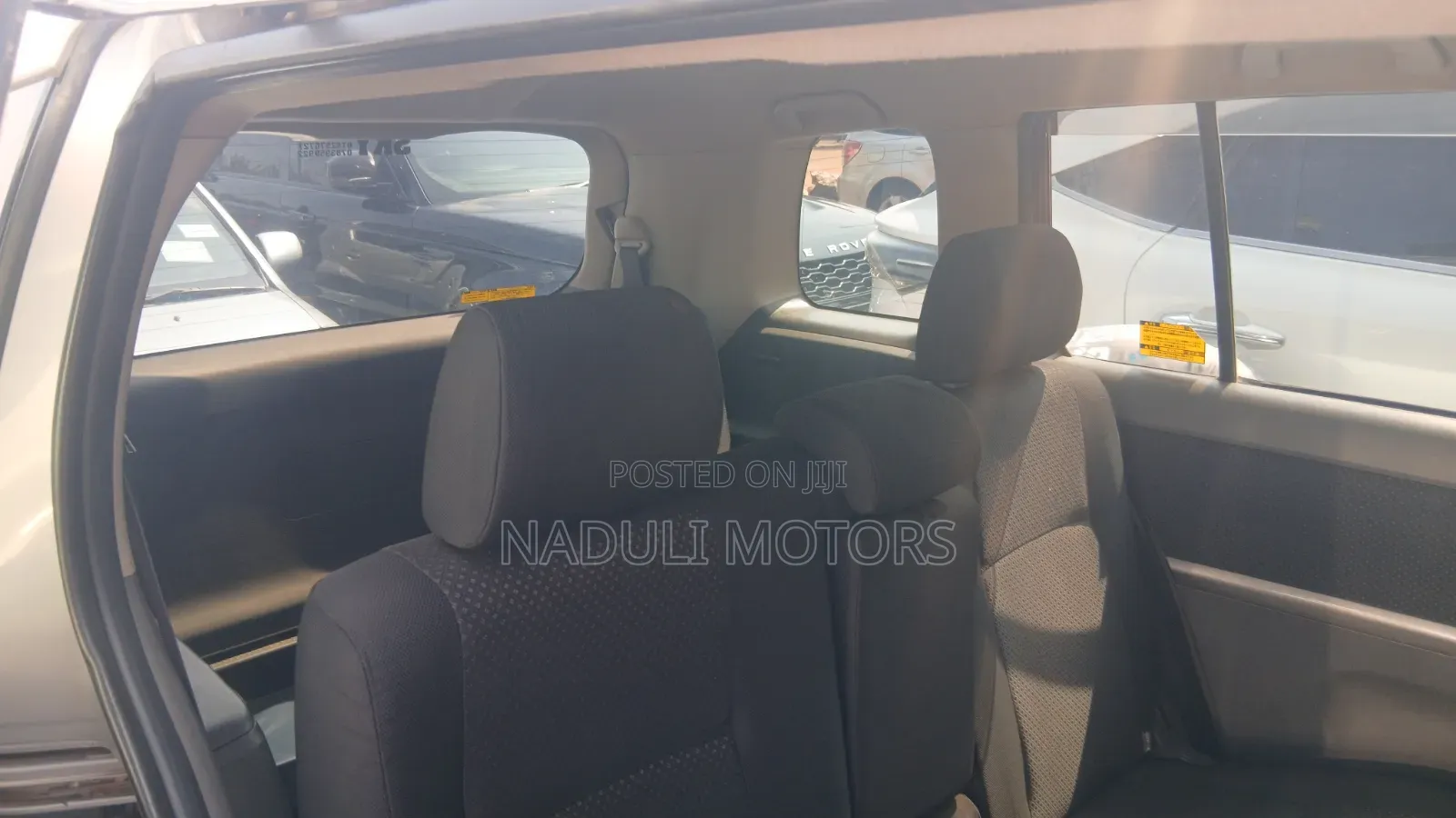 Toyota ISIS 2008 Silver