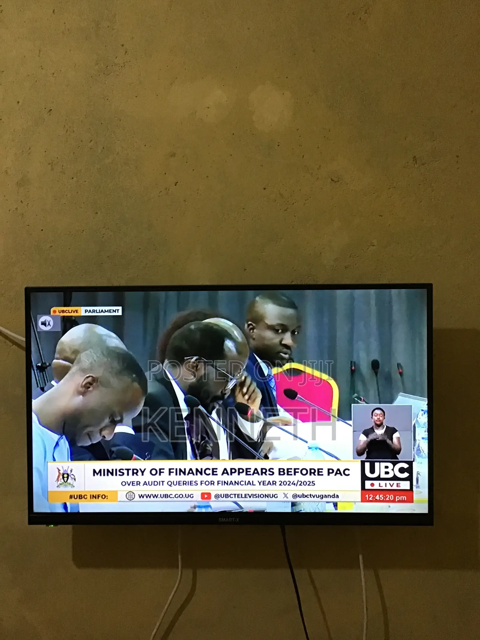 SMART-X Flat Screen TV 32’