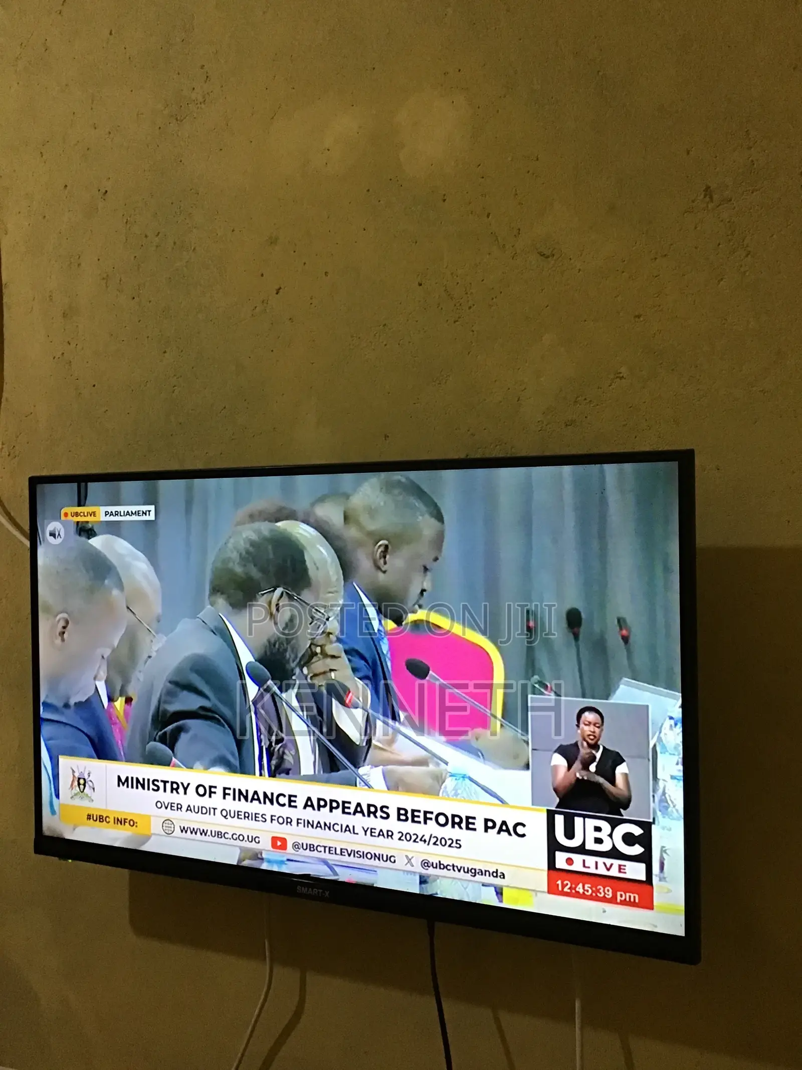 SMART-X Flat Screen TV 32’