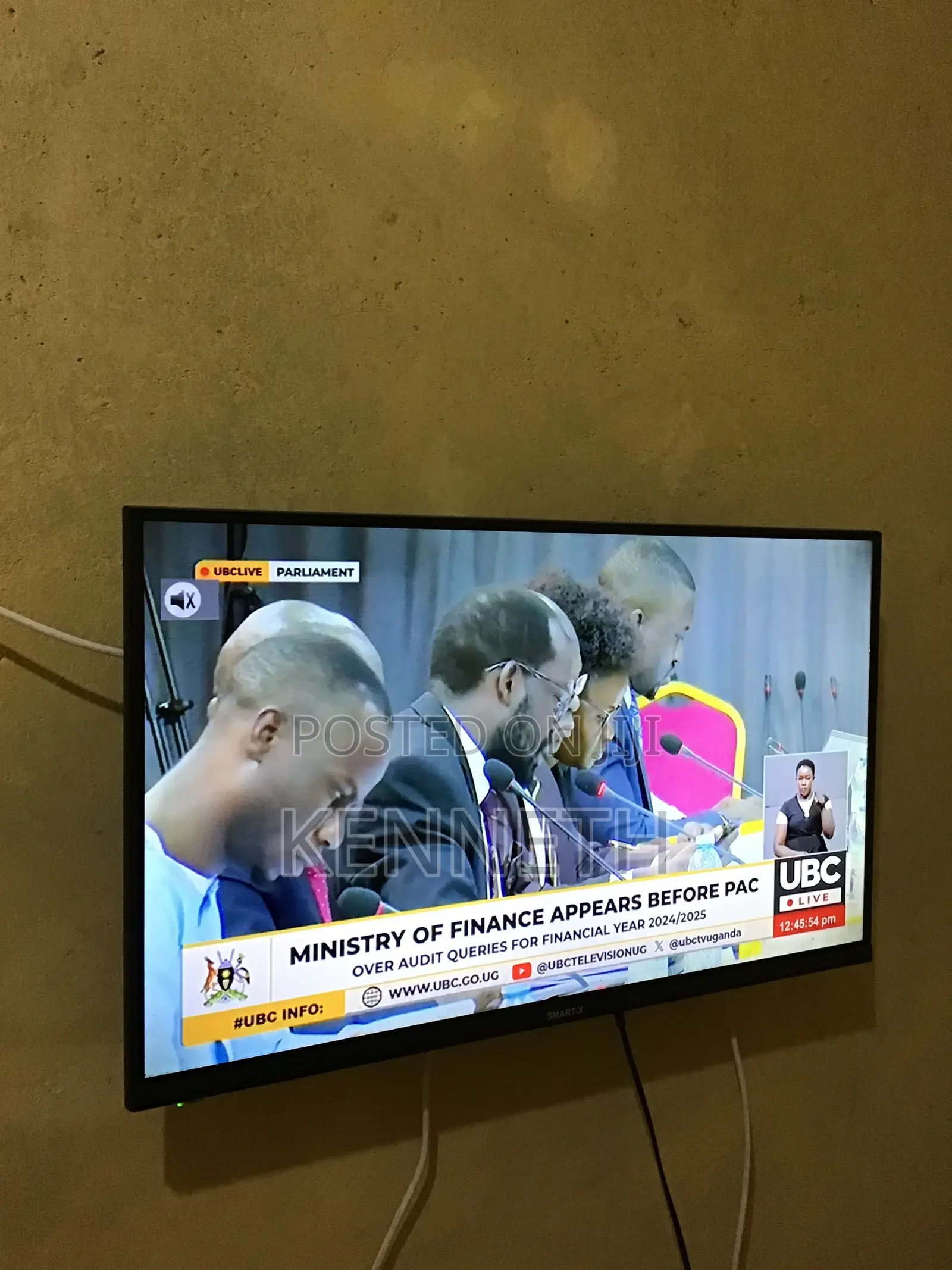 SMART-X Flat Screen TV 32’