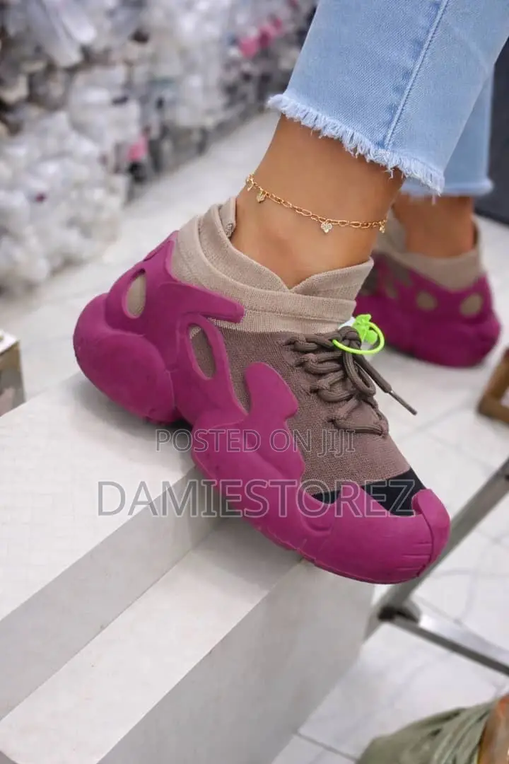 Yeezy Sneakers