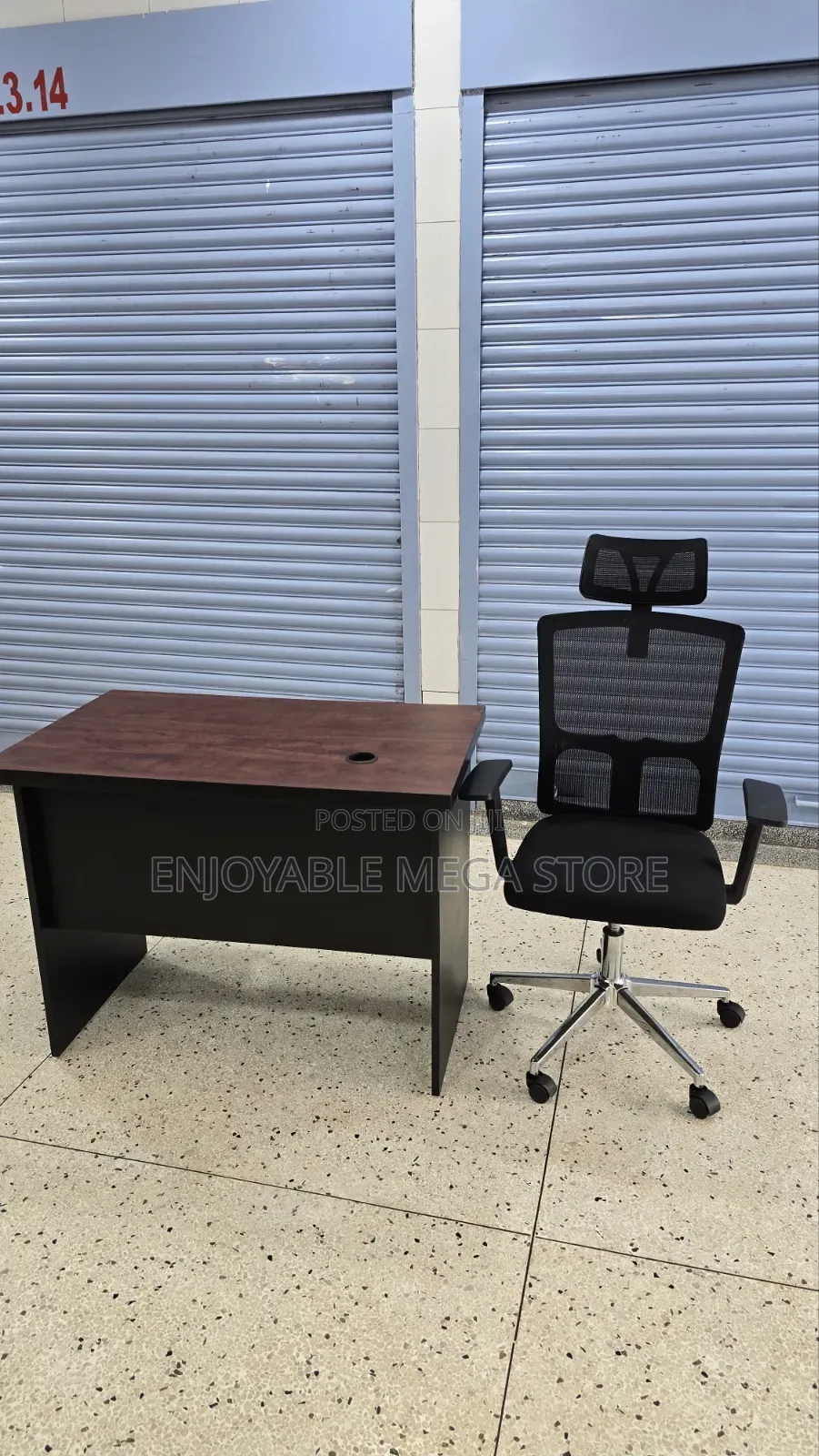 Ergonomic Office Chair and Table Ergonomic Office Chair and Table