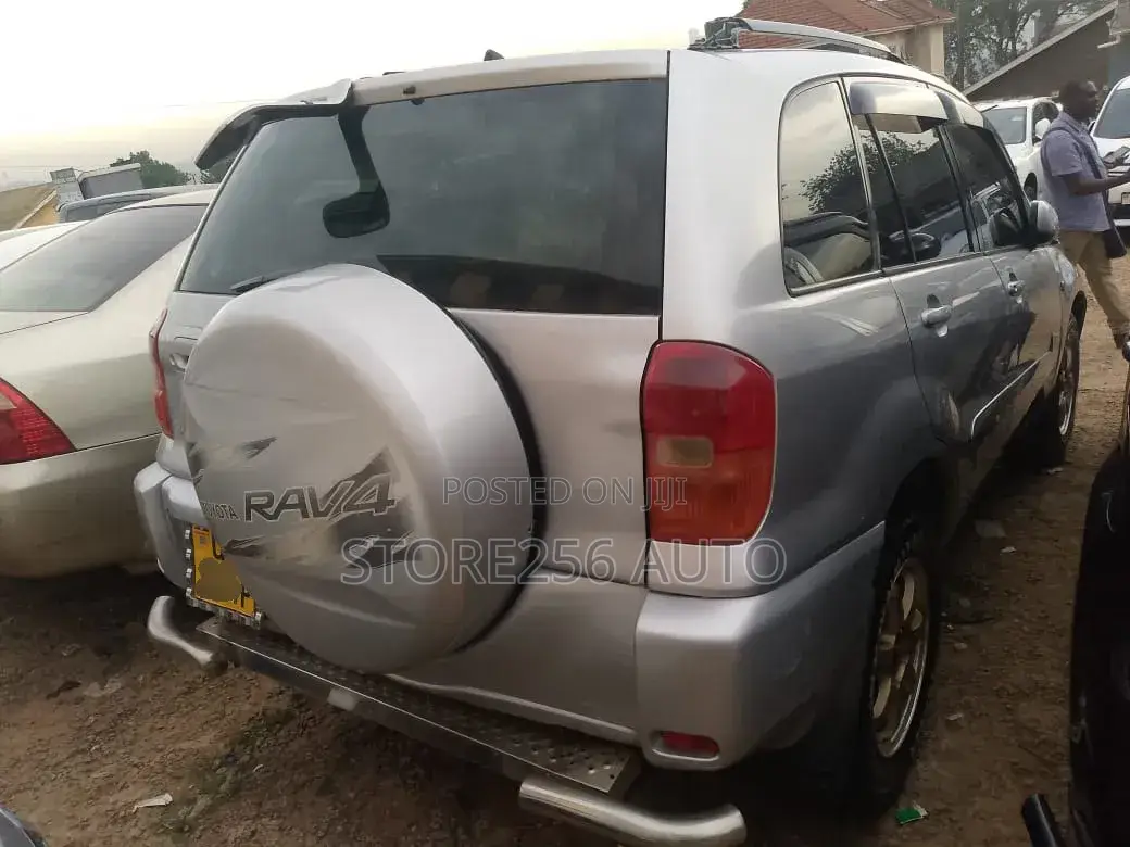 Toyota RAV4 Base FWD 2001 Silver