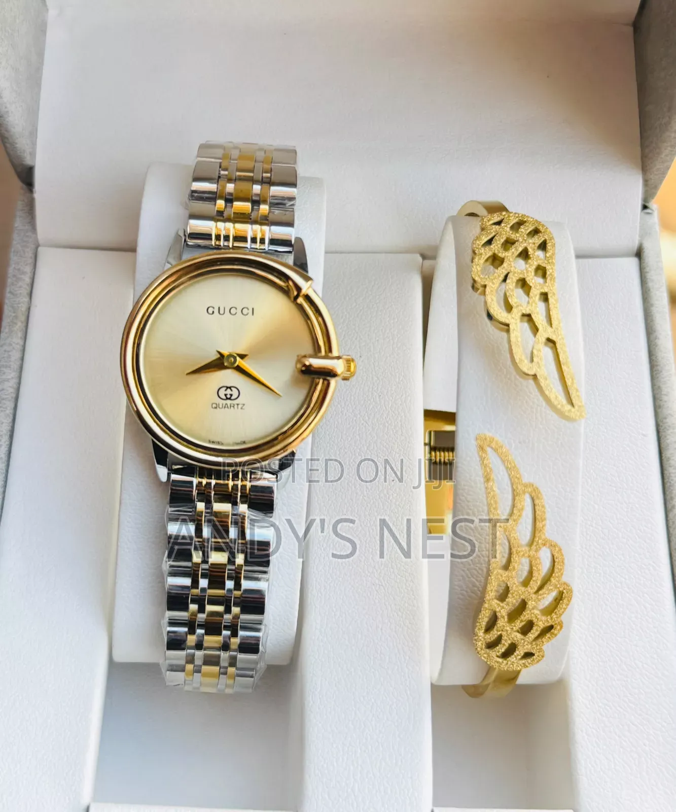 Gucci Stainless Watch With a Bangle