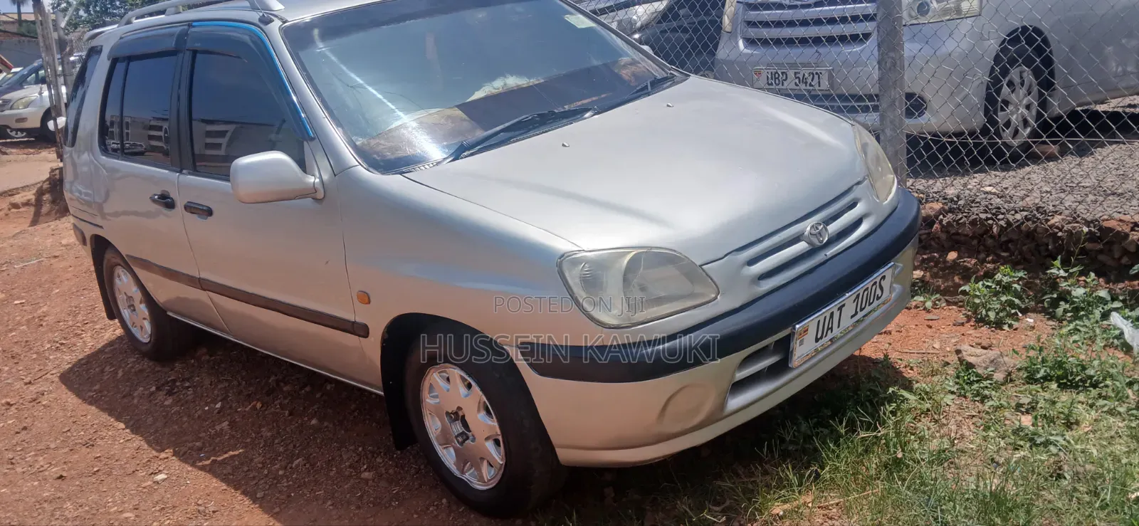 Toyota Raum 2000 Silver