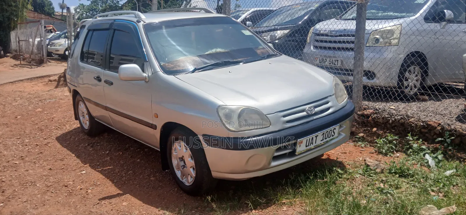 Toyota Raum 2000 Silver