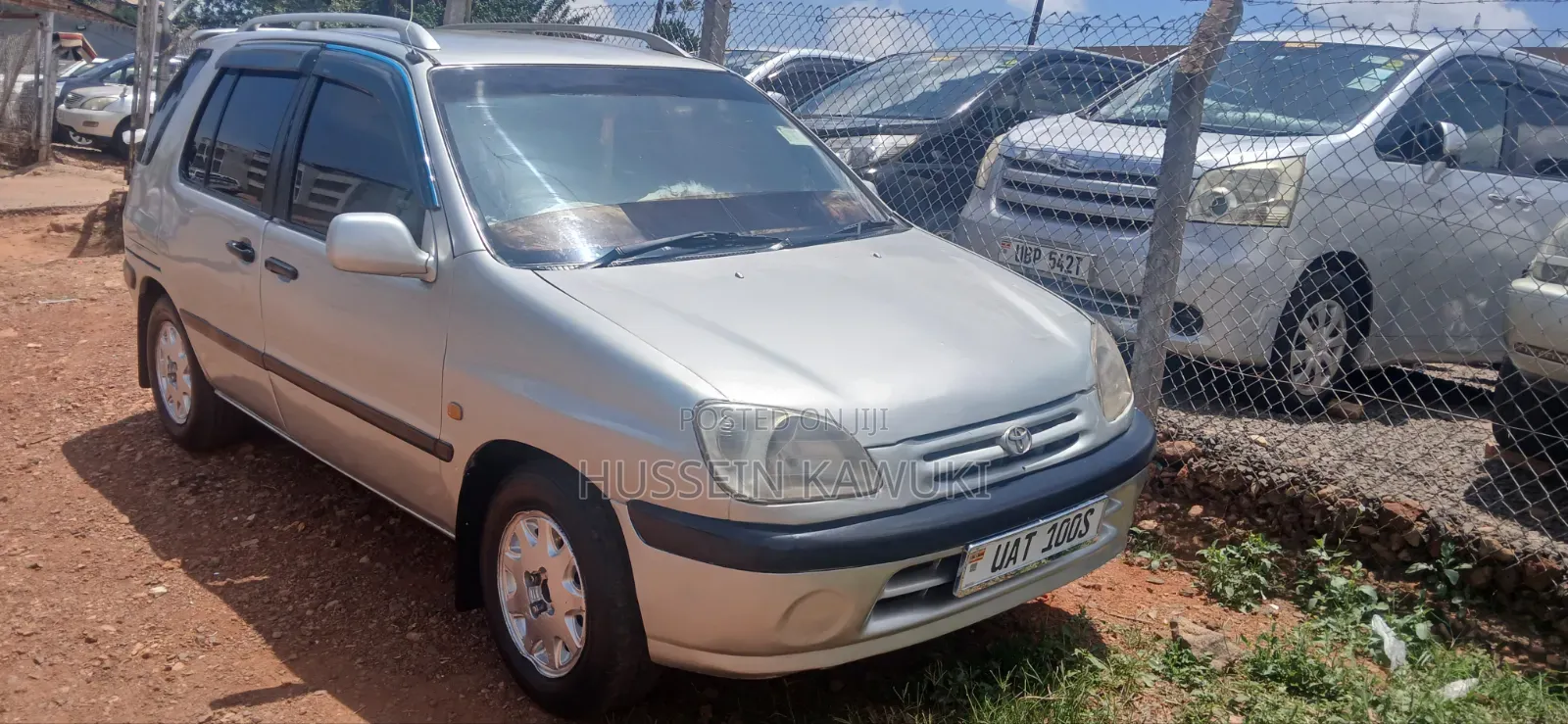 Toyota Raum 2000 Silver