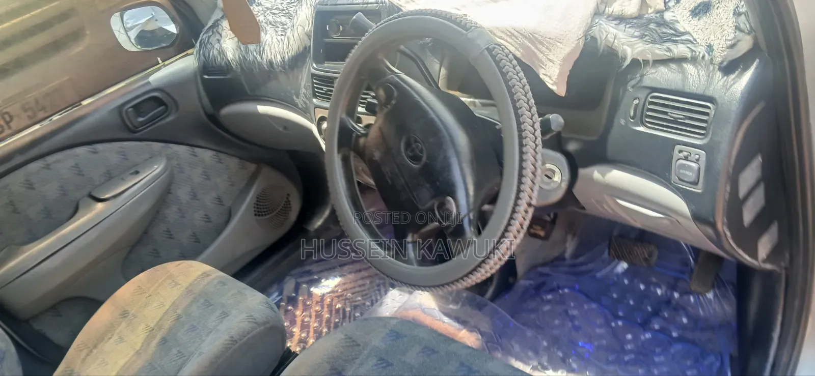 Toyota Raum 2000 Silver