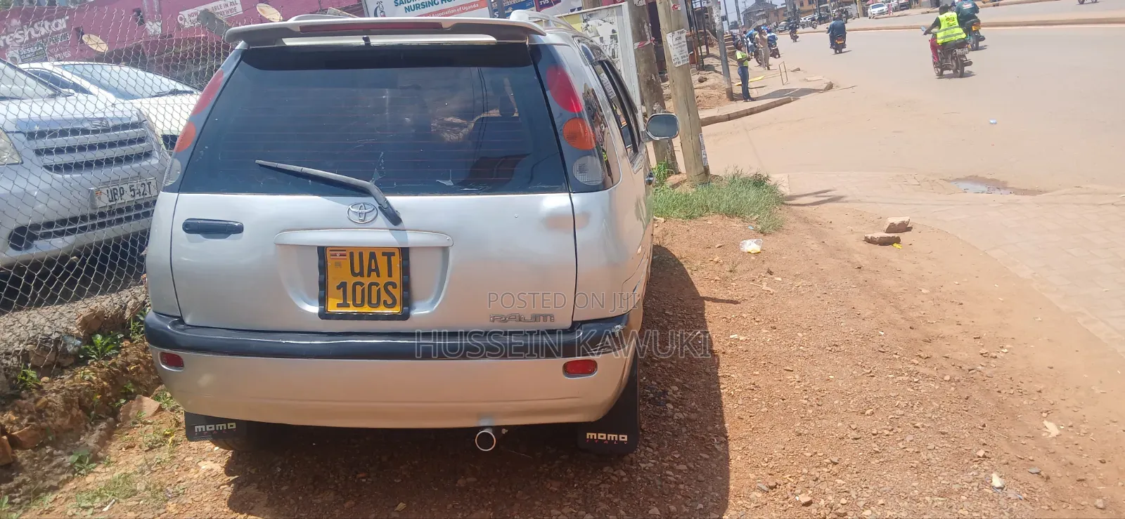 Toyota Raum 2000 Silver