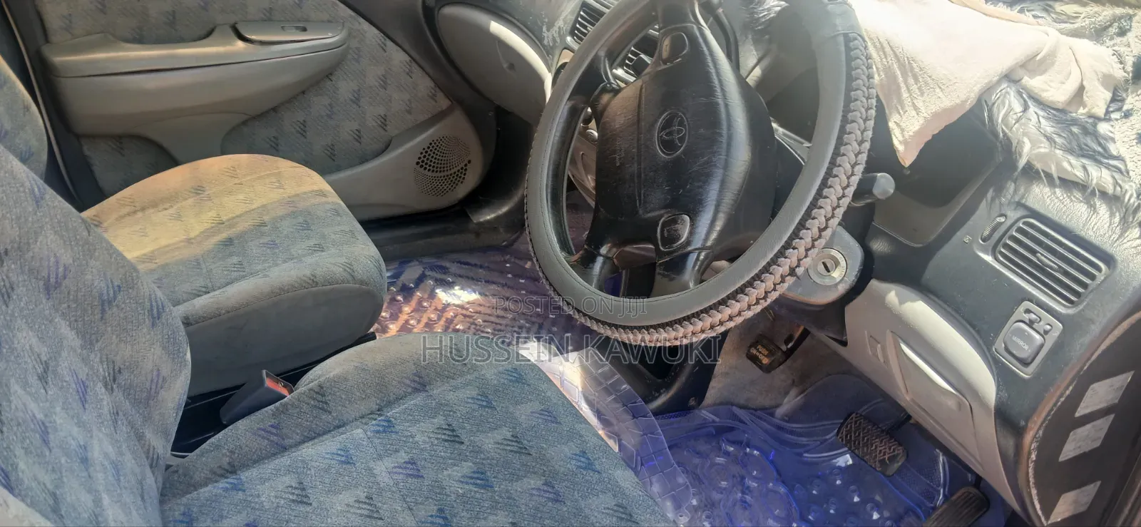 Toyota Raum 2000 Silver