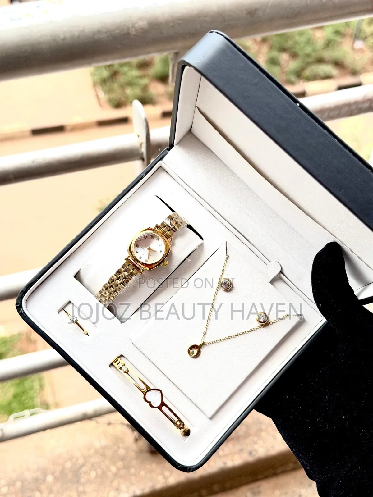 Elegant Rose-Gold Women's Gift Set Watch, Bracelet,Ring