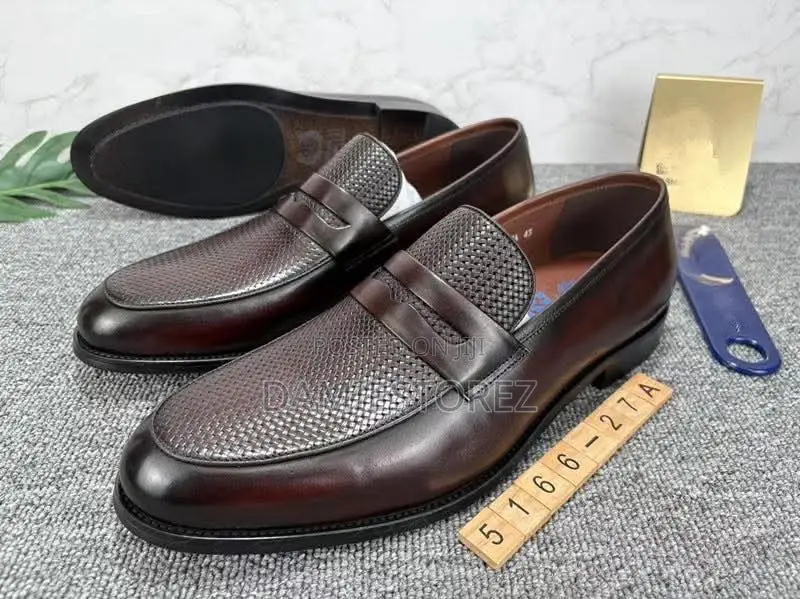 Men’s Classic Leather Shoes