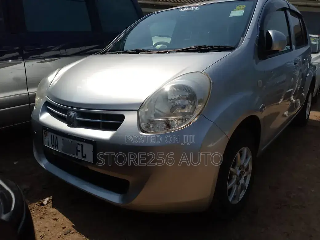 Toyota Passo 1.0 FWD 2011 Silver