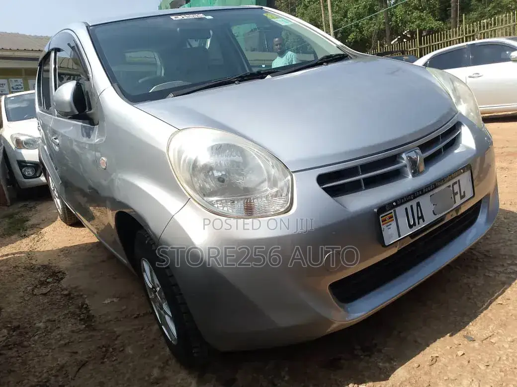 Toyota Passo 1.0 FWD 2011 Silver