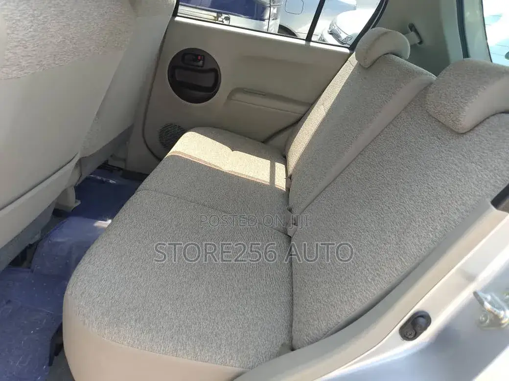 Toyota Passo 1.0 FWD 2011 Silver