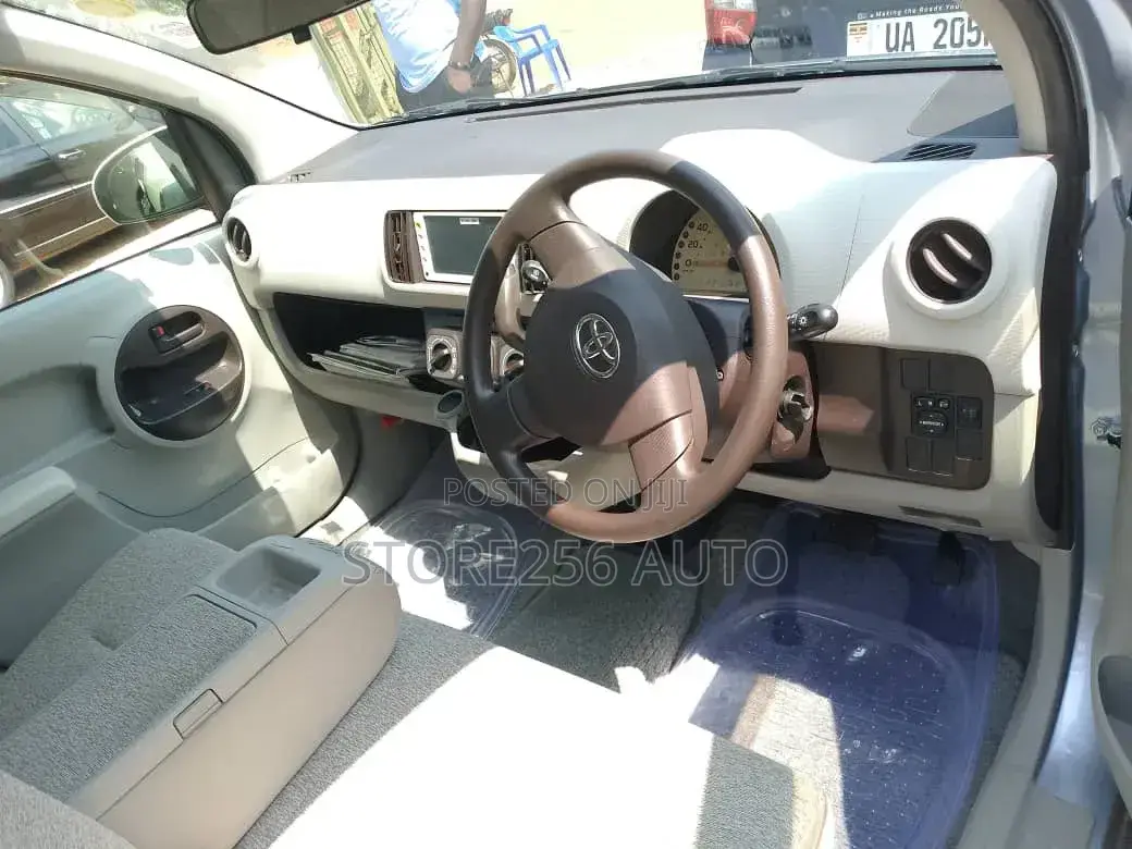 Toyota Passo 1.0 FWD 2011 Silver