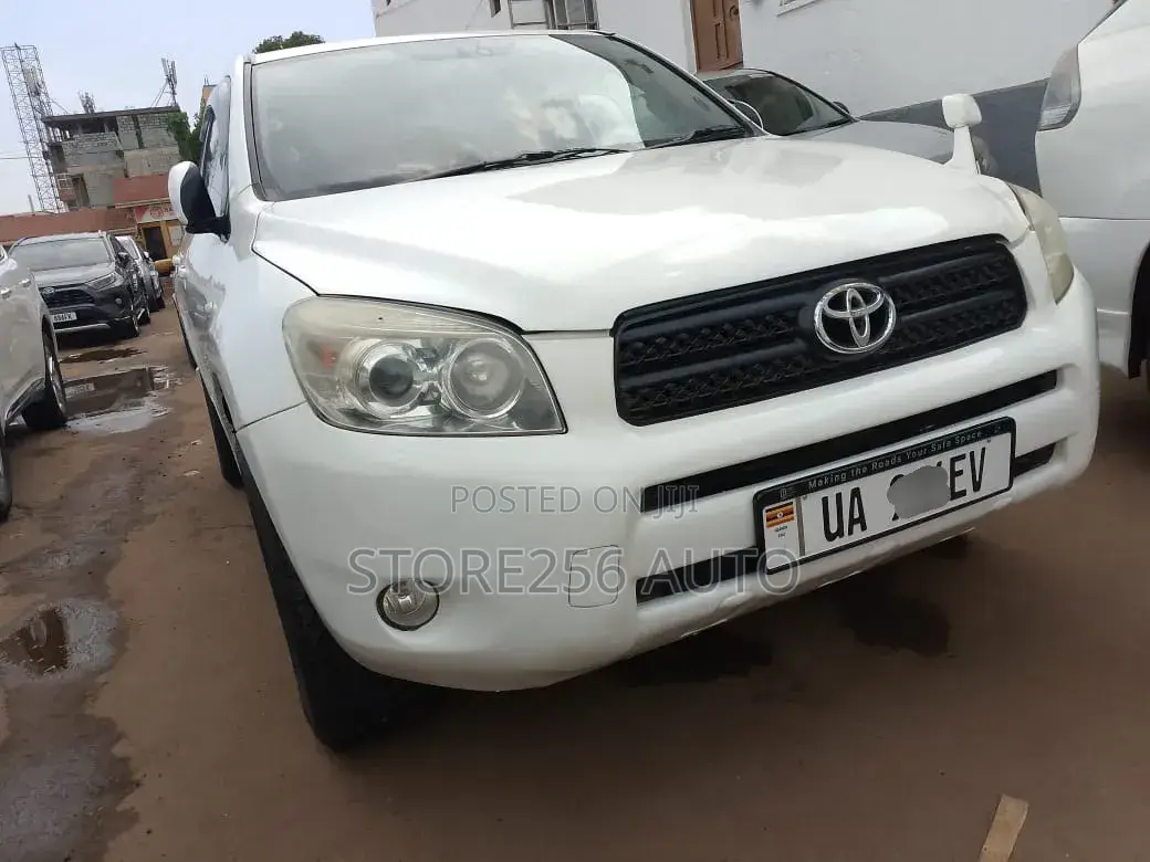 Toyota RAV4 I4 2006 White