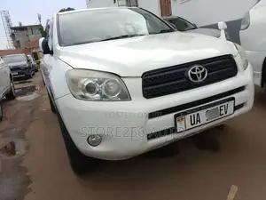 Toyota RAV4 I4 2006 White