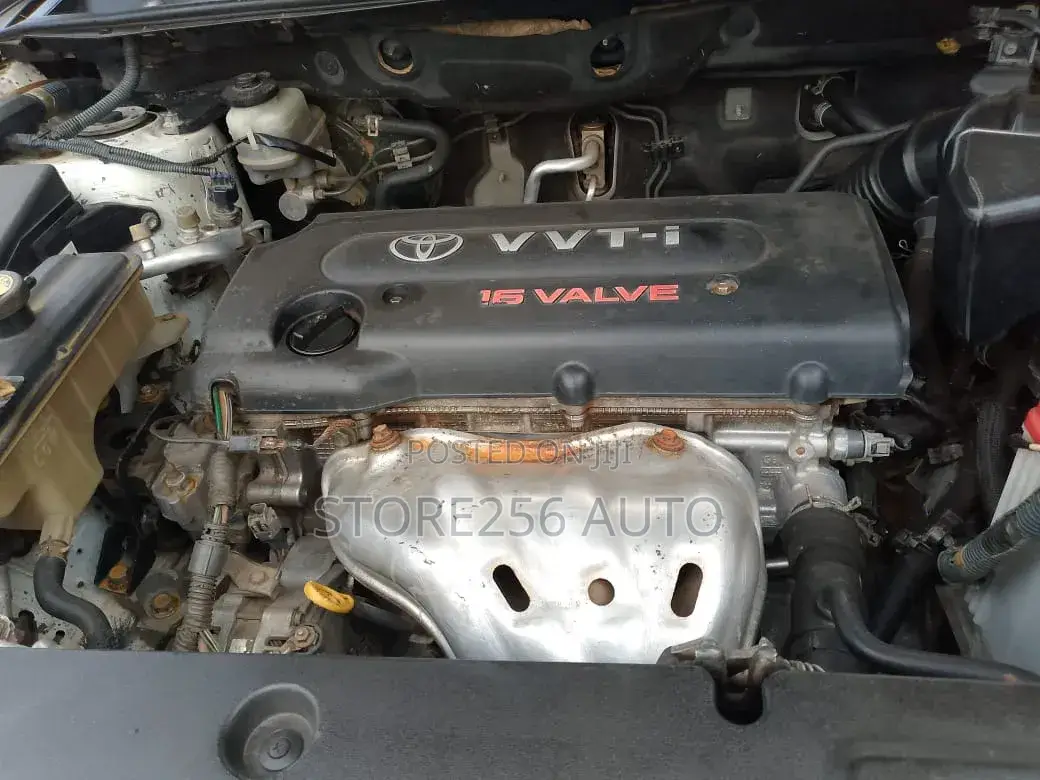 Toyota RAV4 I4 2006 White