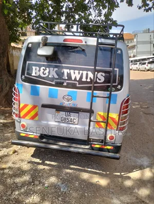 Toyota HiAce 2012 Silver