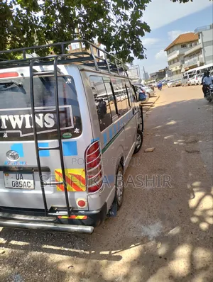 Toyota HiAce 2012 Silver
